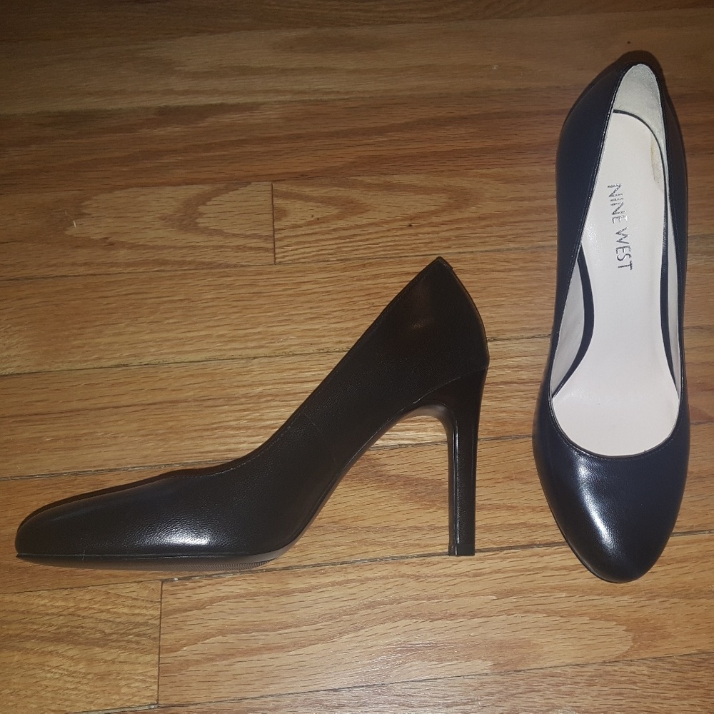 Nine West Leather Pump sz 7/best for 6.5 foot